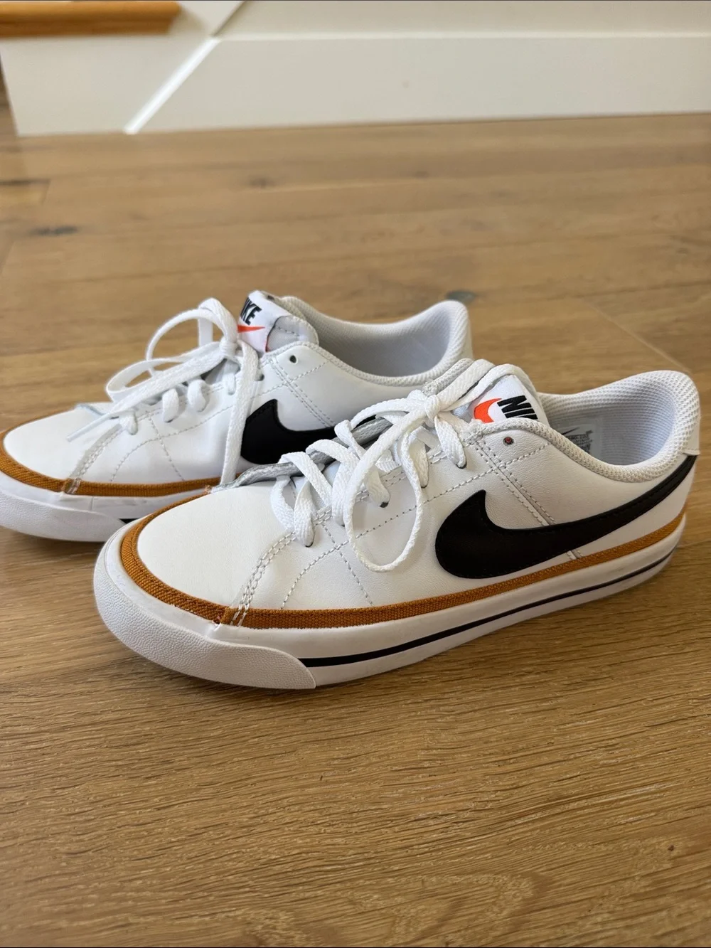 Nike Court Legacy
